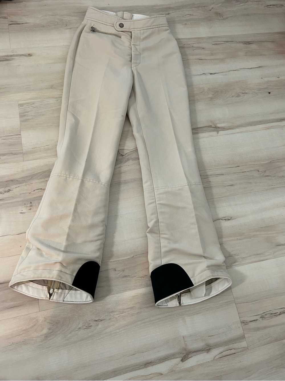 Vintage Bogner Women’s Ski Pants Size 4
Ivory Wool Blend Stirrup Zip Hem Après - Picture 3 of 16